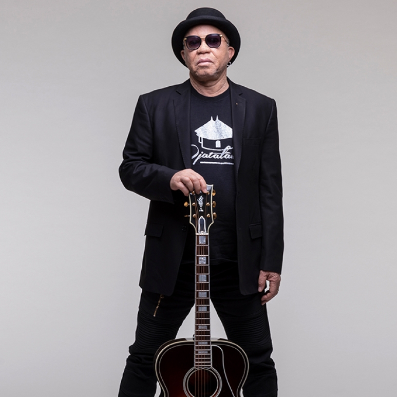 Salif Keïta
Keziah Jones & Qudus Onikeku
Julia Sarr