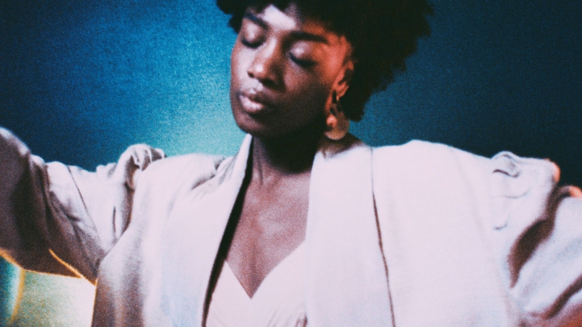 Célia Kameni - Méduse